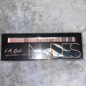 La girl nudes eyeshadow